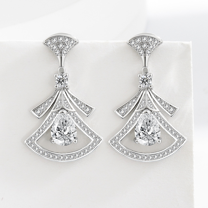 Exquisite Diamond-Set Fan-Shap - Body Jewelry Diamond recension och pris