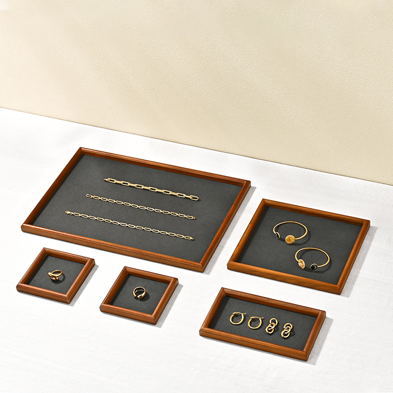 Oirlv Wooden Jewelry Display T - Body Jewelry Display recension och pris