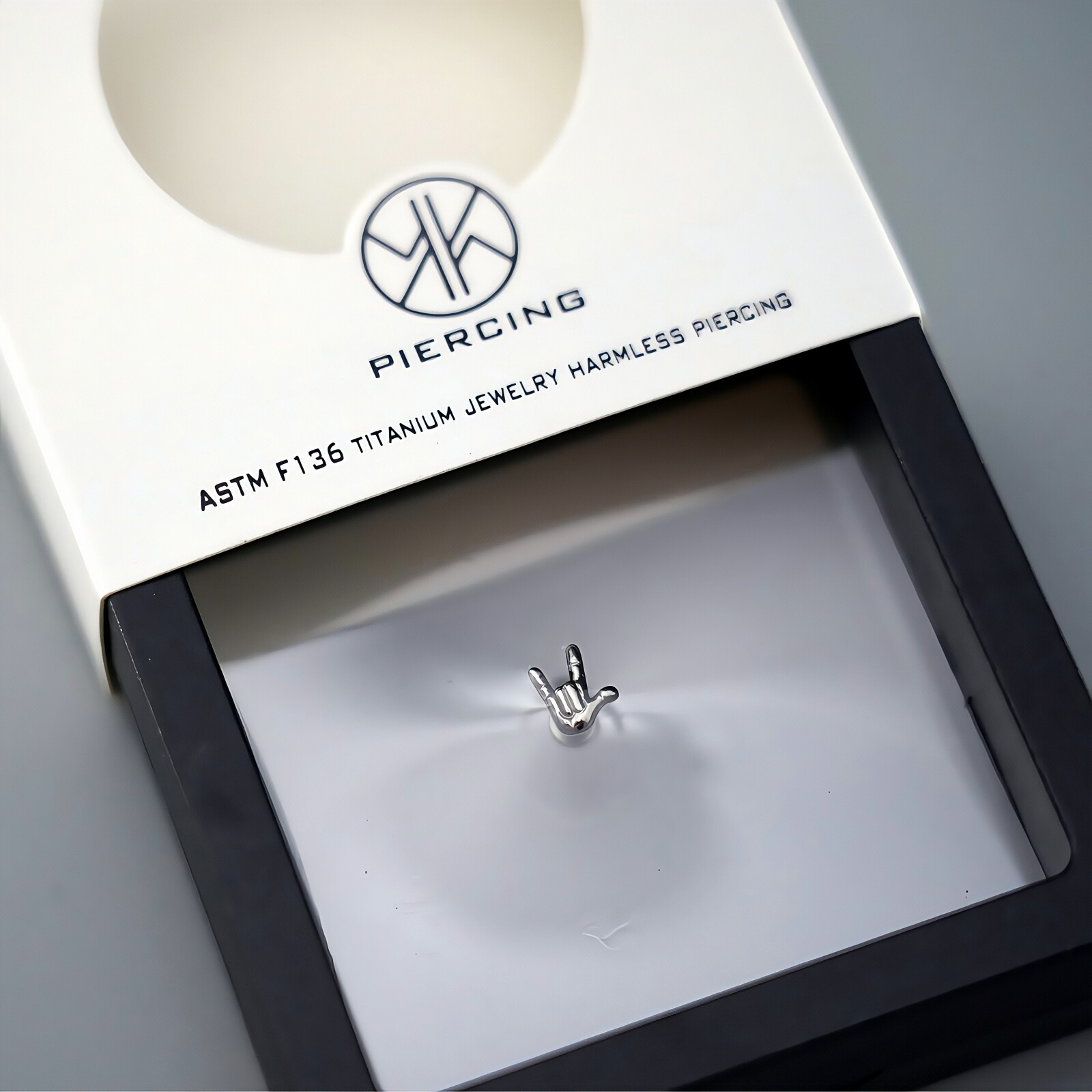 Titanium Stud Earrings Interna - Body Jewelry Jewelry Box recension och pris