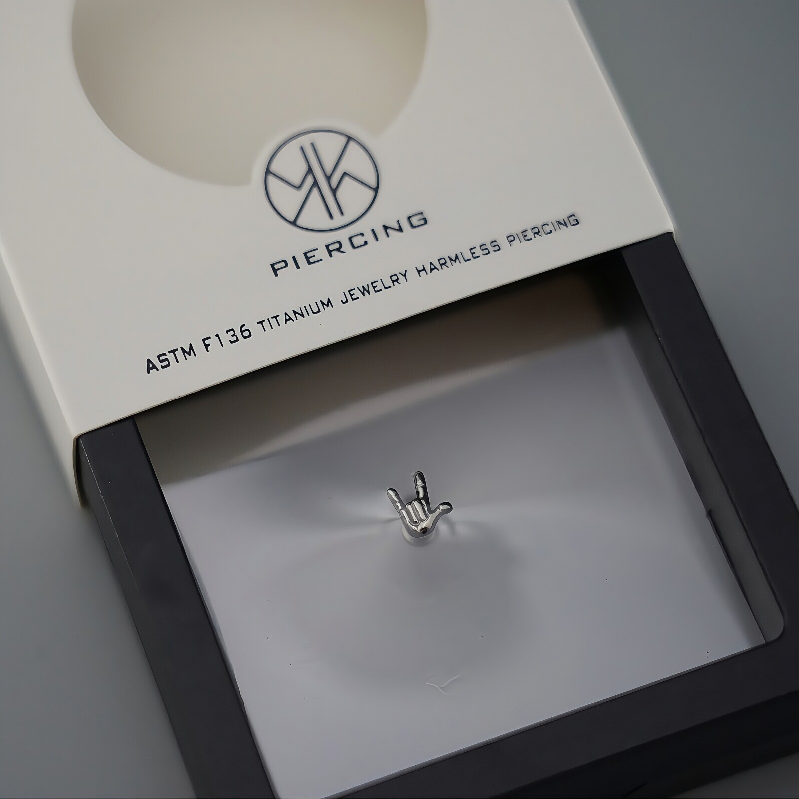 Titanium Stud Earrings Interna - Body Jewelry Jewelry Box recension och pris