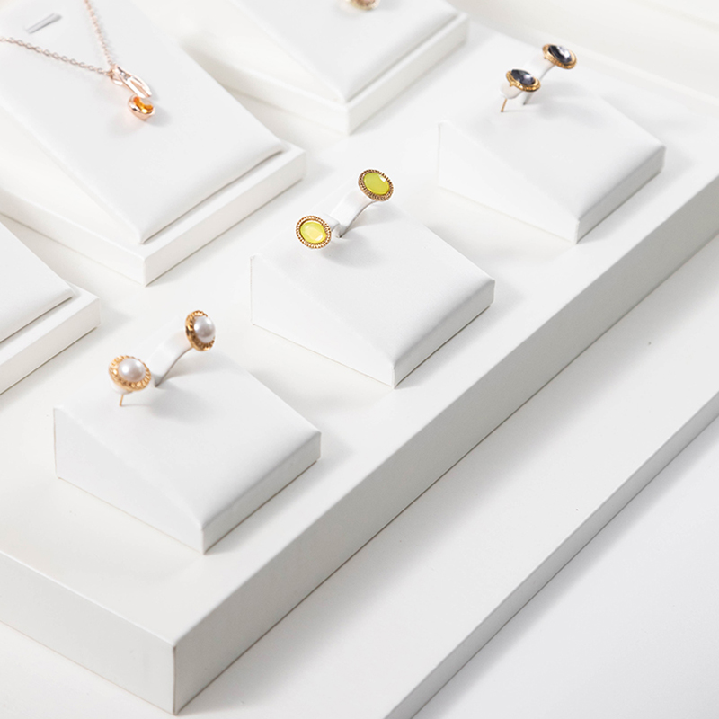 Earring Holder Ear Studs Jewel - Body Jewelry Display recension och pris