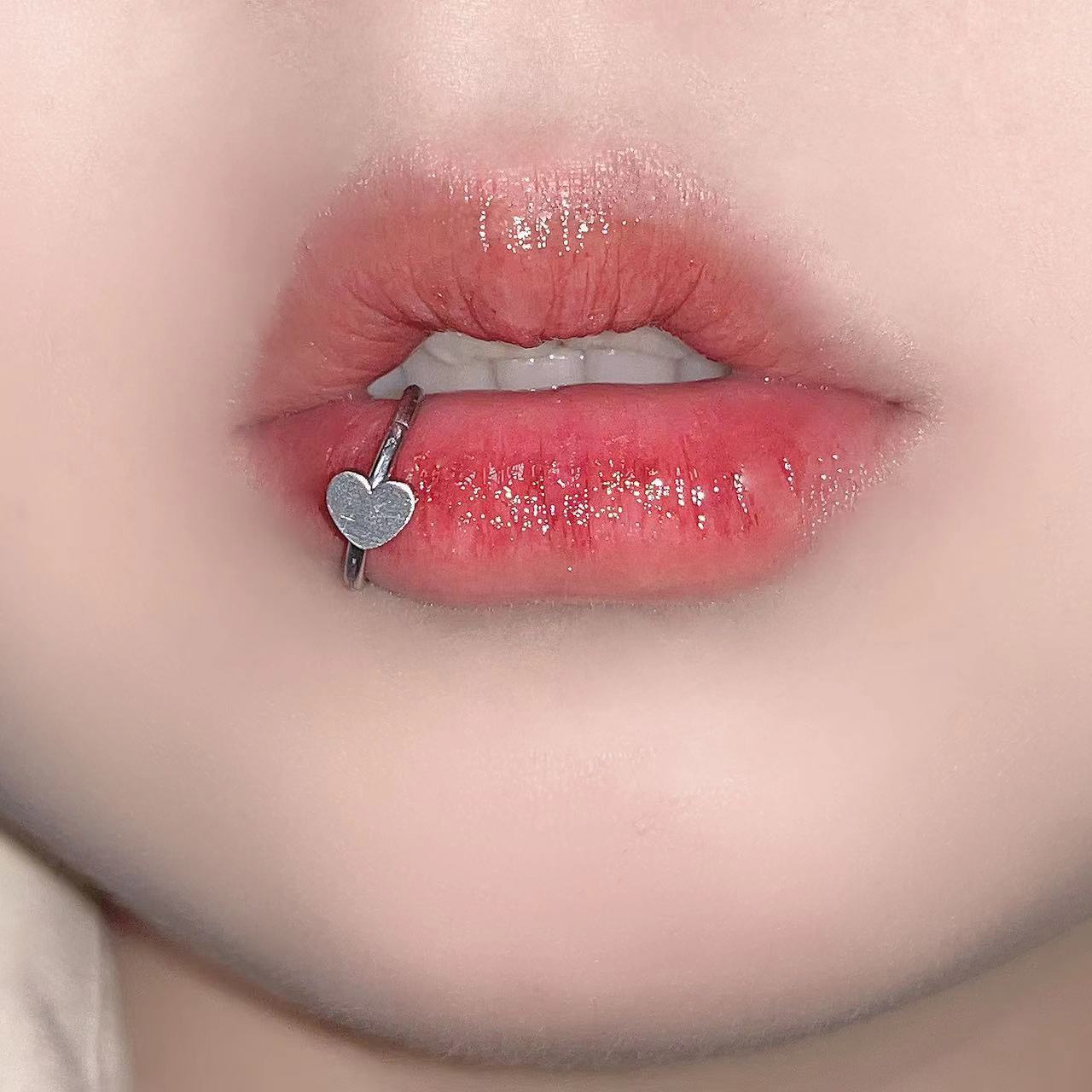 Stainless Steel Lip Ring Hinge - Body Jewelry Vertical Labret recension och pris
